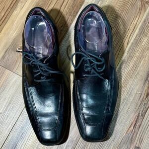 Johnston & Murphy Men’s 9.5 Medium black leather Shaler laced derby shoes.